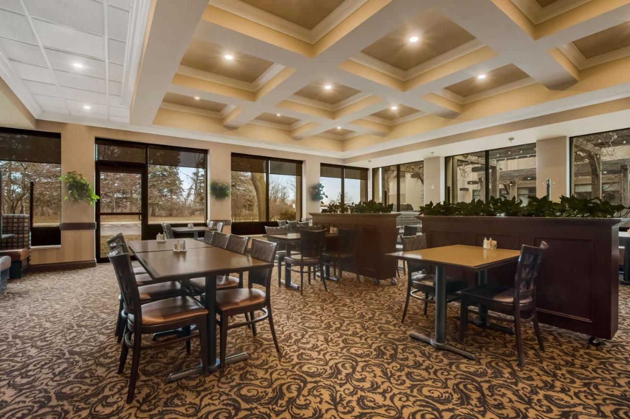 Best Western Brantford Hotel And Conference Centre Экстерьер фото