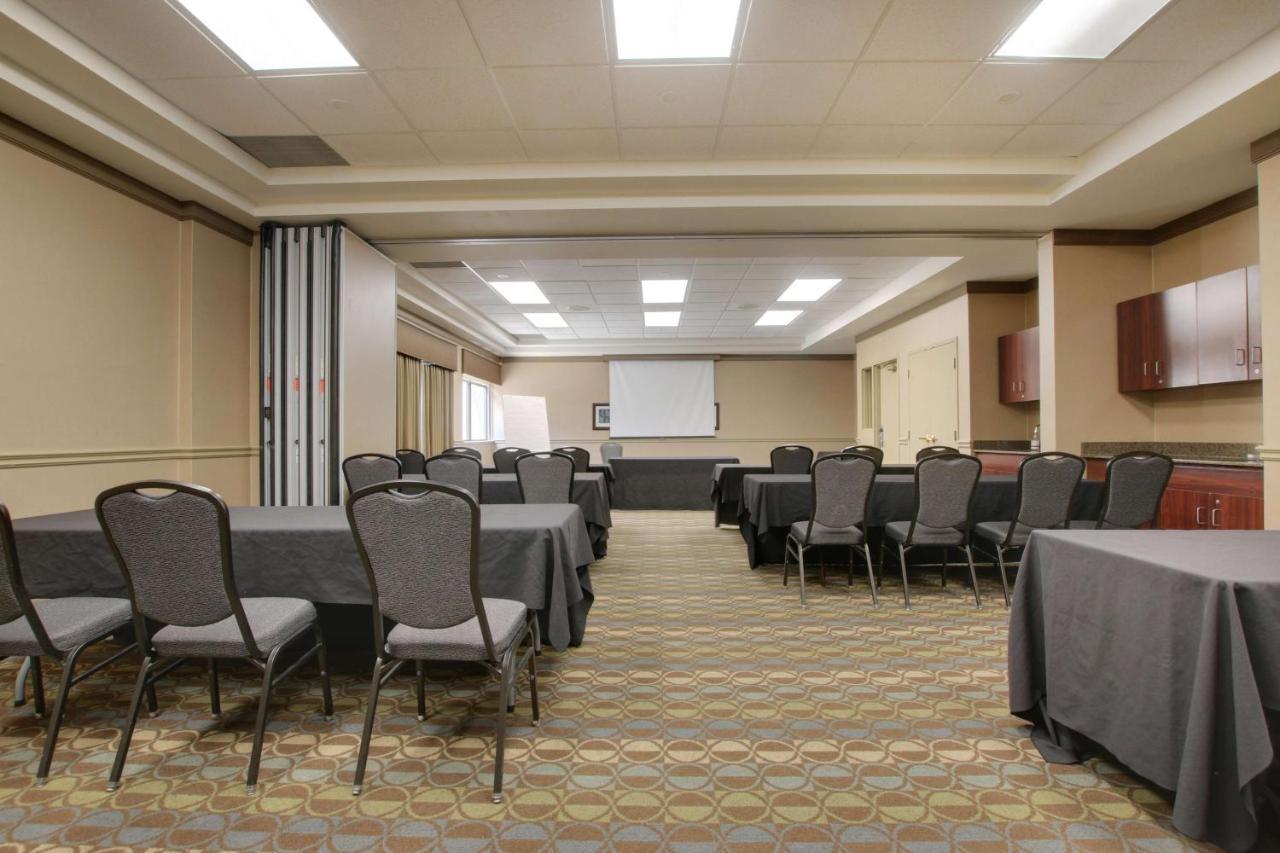 Best Western Brantford Hotel And Conference Centre Экстерьер фото