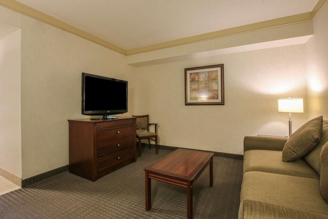 Best Western Brantford Hotel And Conference Centre Экстерьер фото