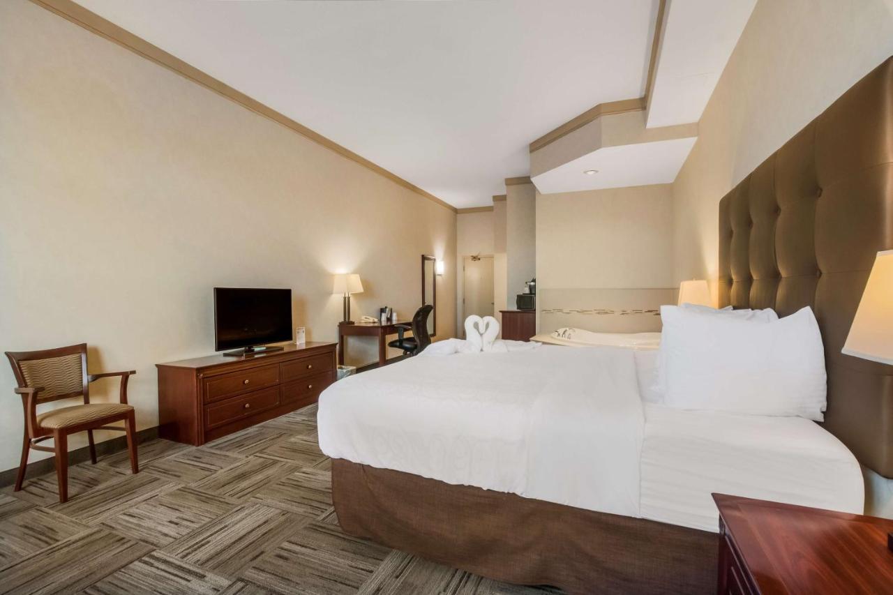 Best Western Brantford Hotel And Conference Centre Экстерьер фото