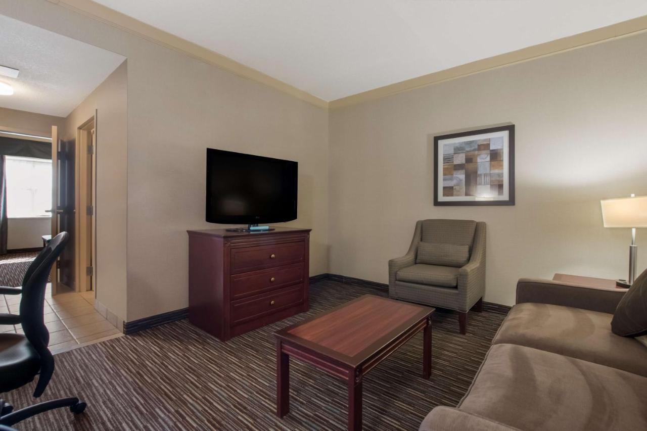 Best Western Brantford Hotel And Conference Centre Экстерьер фото