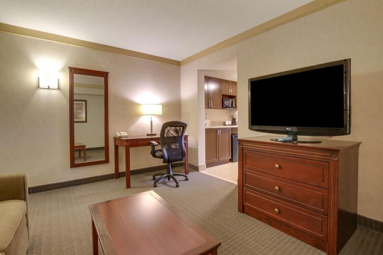 Best Western Brantford Hotel And Conference Centre Экстерьер фото