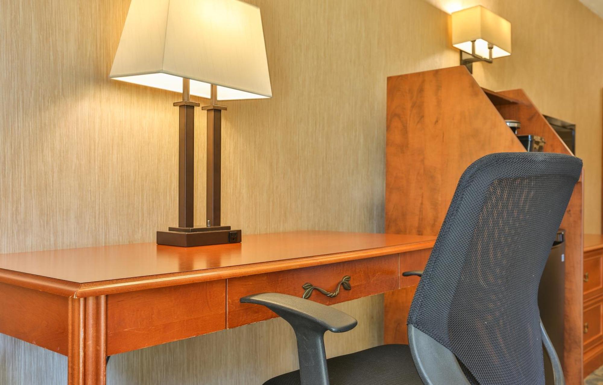 Best Western Brantford Hotel And Conference Centre Экстерьер фото