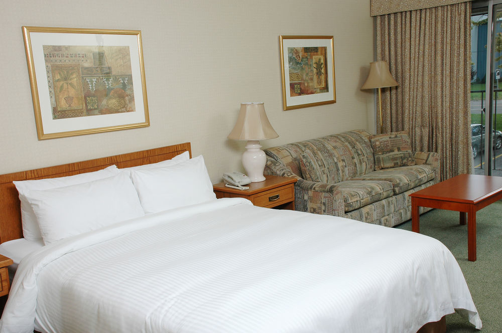 Best Western Brantford Hotel And Conference Centre Экстерьер фото