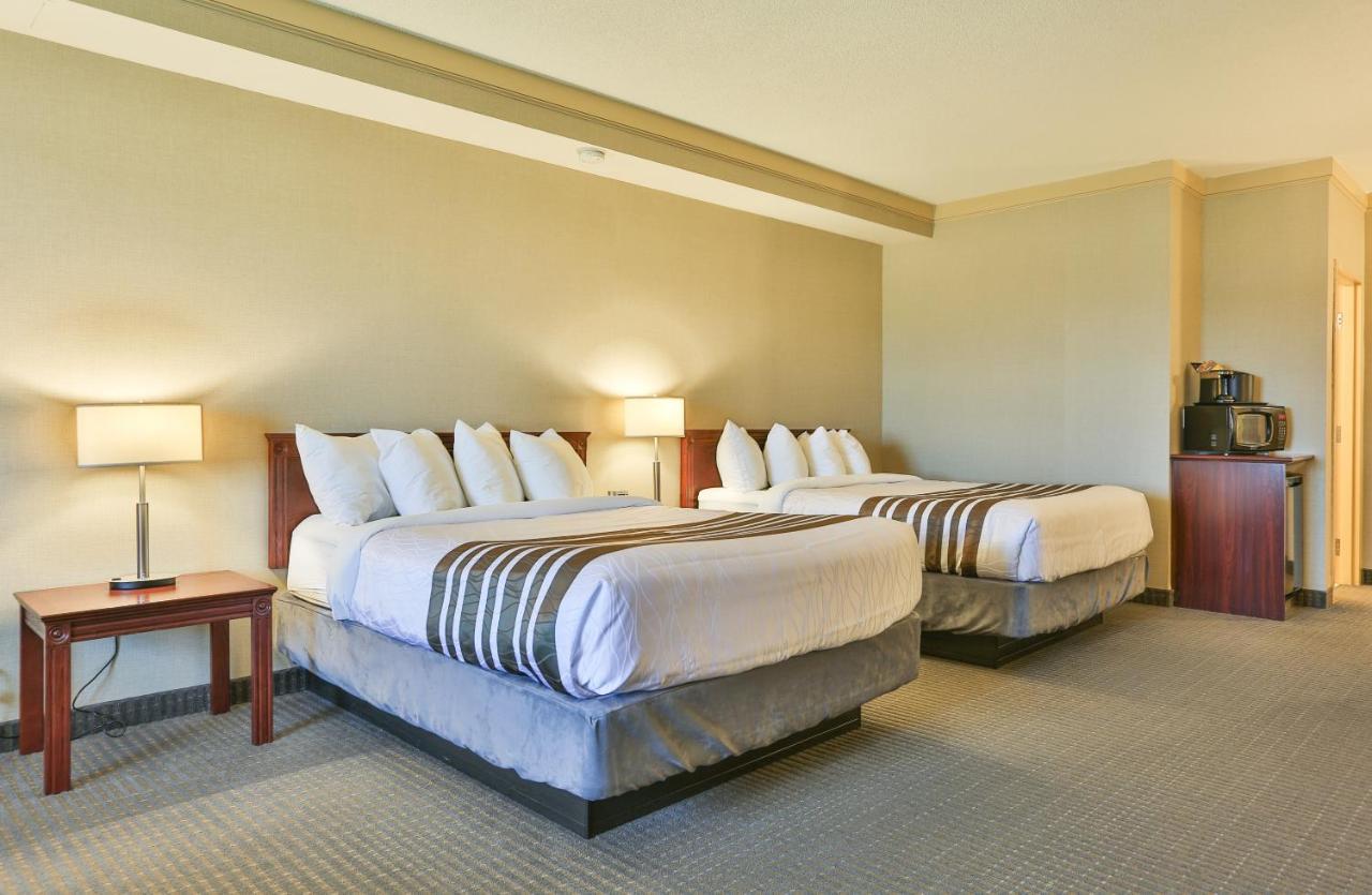 Best Western Brantford Hotel And Conference Centre Экстерьер фото